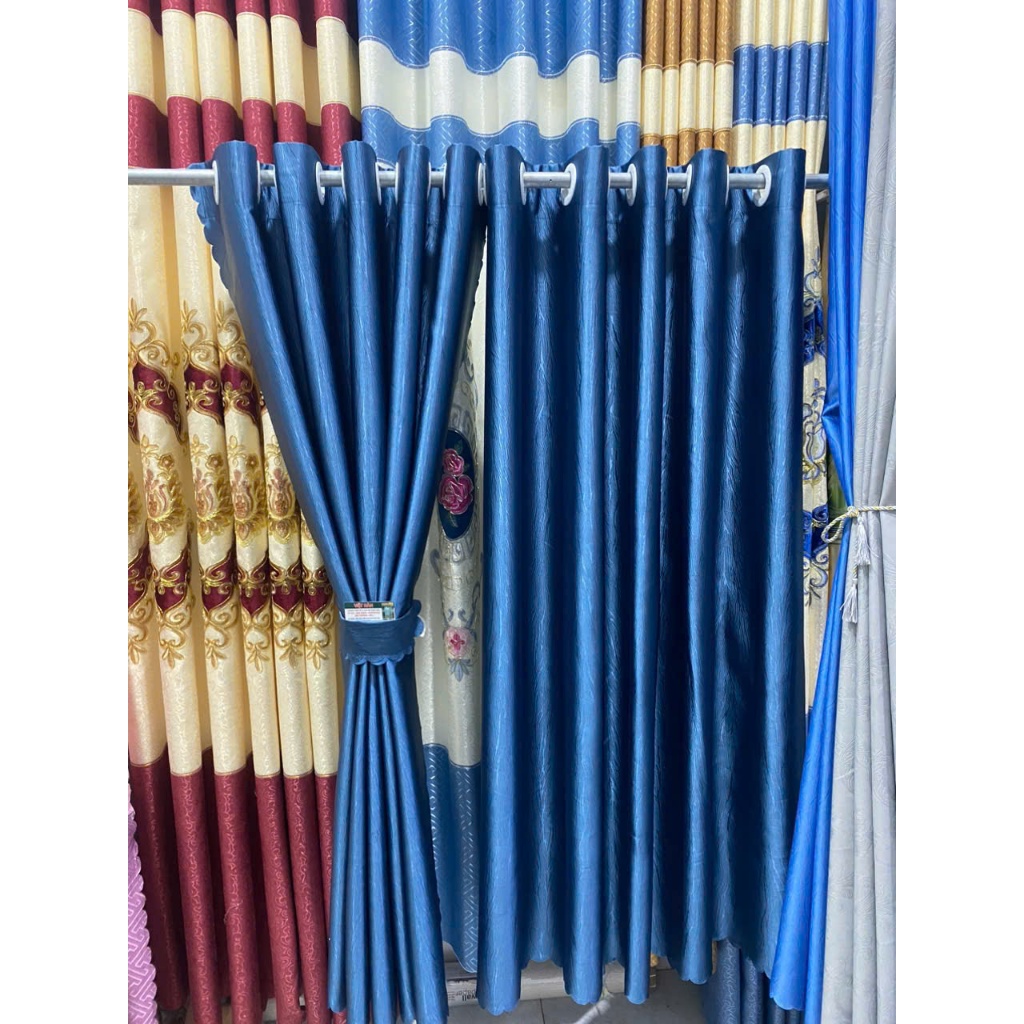 Gấm trơn màu xanh biển  - Giá của 1 tấm rèm ( chua bao gồm thanh treo , cản nắng ngăn điều hòa cản nhiệt 95%