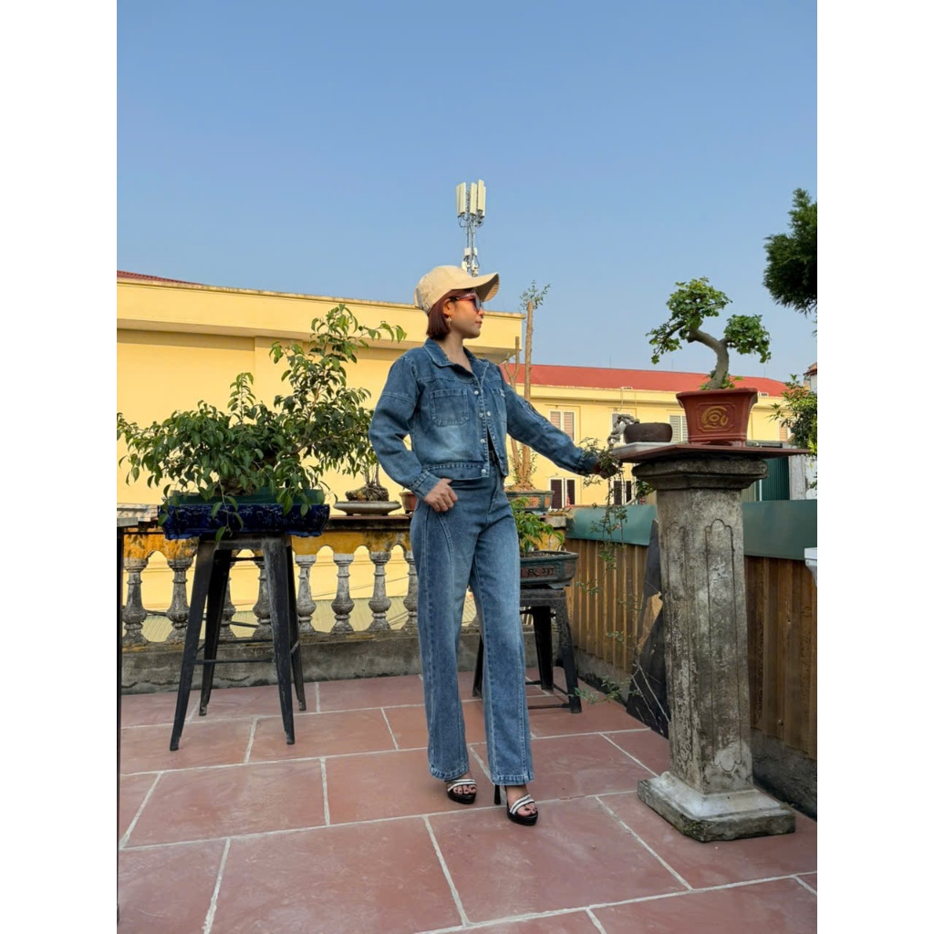 Sét Bộ Jean DÀI TAY KHÓA Thu Đông Áo Croptop Kết Hợp Quần Suông Lưng Cao Có Sọc Viền Cho Nữ - BT-014