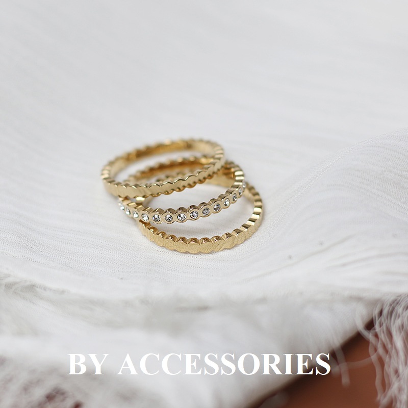 Set 3 nhẫn nữ titan kiểu tổ ong viền tròn trơn và đính đá mạ vàng 18K không gỉ WR2450 BY ACCESSORIES
