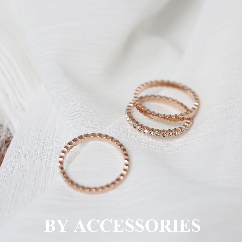 Set 3 nhẫn nữ titan kiểu tổ ong viền tròn trơn và đính đá mạ vàng 18K không gỉ WR2450 BY ACCESSORIES