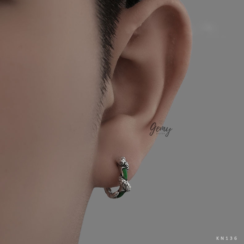 Khuyên tai tròn nam bạc 925 Green Snake chạm khắc hình rắn đính đá xanh cực chất (1 chiếc) KN136 | GEMY SILVER