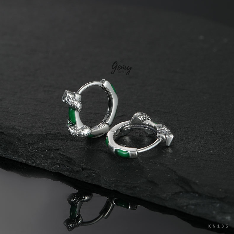 Khuyên tai tròn nam bạc 925 Green Snake chạm khắc hình rắn đính đá xanh cực chất (1 chiếc) KN136 | GEMY SILVER