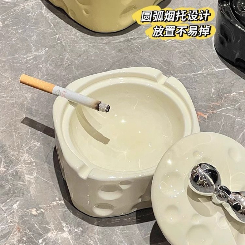Gạt tàn sứ nắp nơ