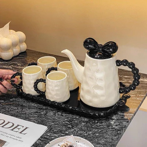 Bộ cốc nơ cực xinh kèm hộp làm quà tặng, để phòng khách