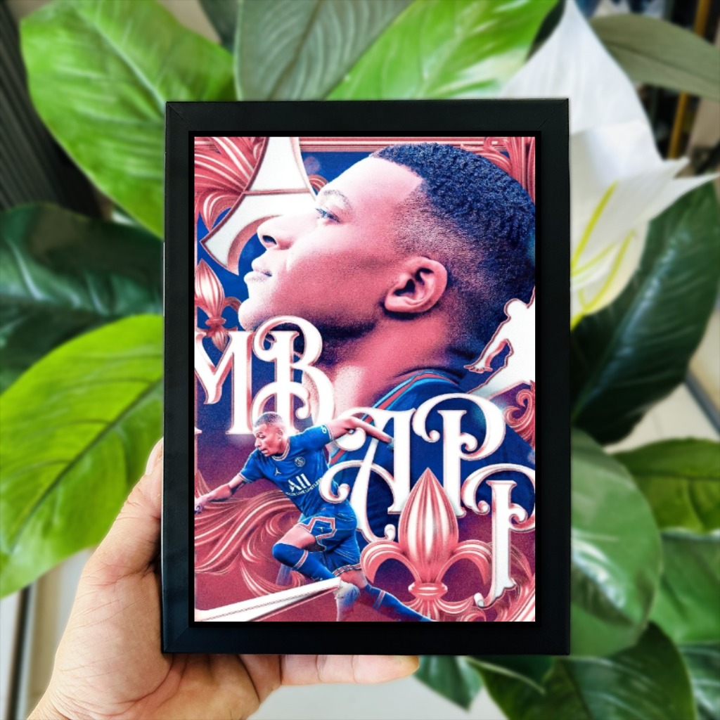 Poster Tranh Ảnh Để Bàn Cầu Thủ Bóng Đá Kylian Mbappé (Có Thể Treo Tường)
