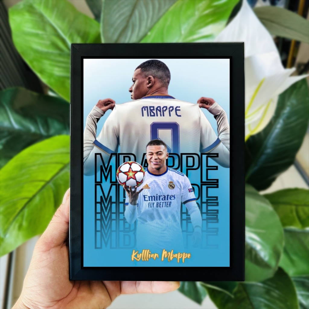 Poster Tranh Ảnh Để Bàn Cầu Thủ Bóng Đá Kylian Mbappé (Có Thể Treo Tường)