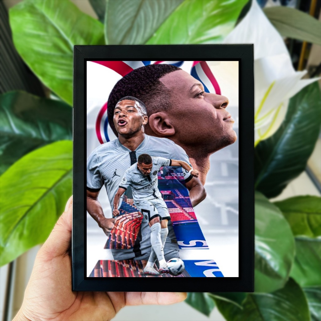 Poster Tranh Ảnh Để Bàn Cầu Thủ Bóng Đá Kylian Mbappé (Có Thể Treo Tường)
