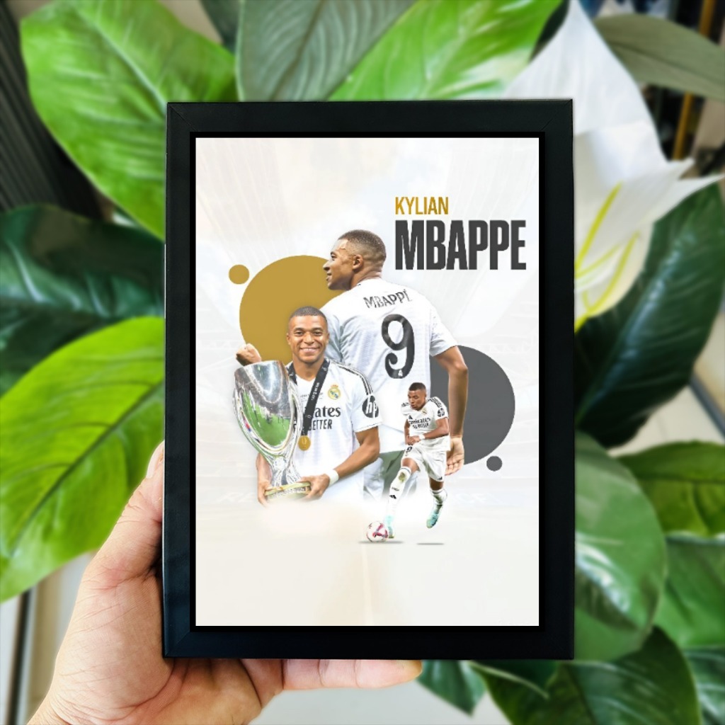 Poster Tranh Ảnh Để Bàn Cầu Thủ Bóng Đá Kylian Mbappé (Có Thể Treo Tường)