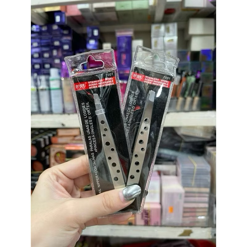 Nhíp gắp mi đầu bằng, thân lỗ.