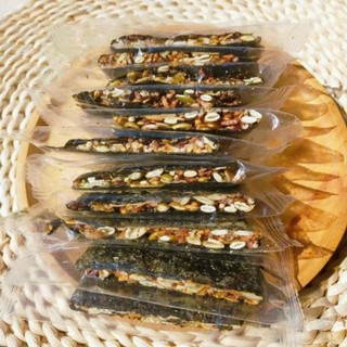 Rong biển kẹp hạt dinh dưỡng,rong biển kẹp siêu mix hạt,giòn,ngon,dinh dưỡng thích hợp ăn vặt,ăn kiêng,healthy.