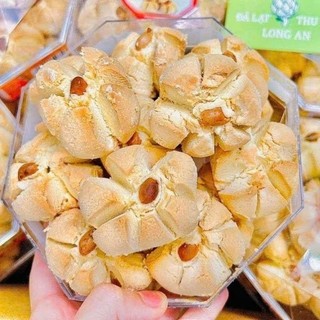 Bánh bột đậu hay gọi là bánh hạnh nhân Tân Huê Viên thơm ngon,giòn béo,uy tín,giá rẻ.Sản phẩm an toàn chất lượng