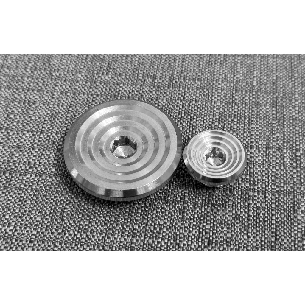 Ốc mâm lửa thái inox 304 gắn cho xe Honda và Yamaha