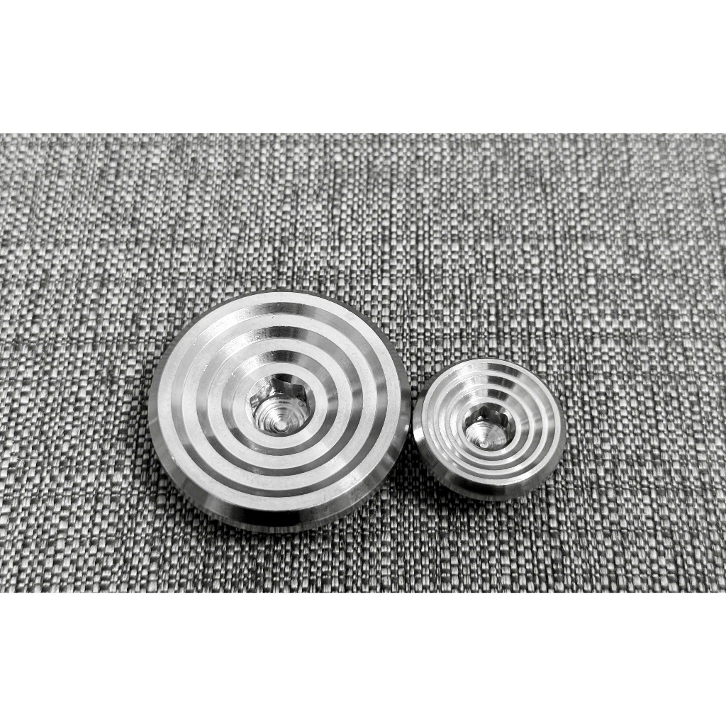 Ốc mâm lửa thái inox 304 gắn cho xe Honda và Yamaha