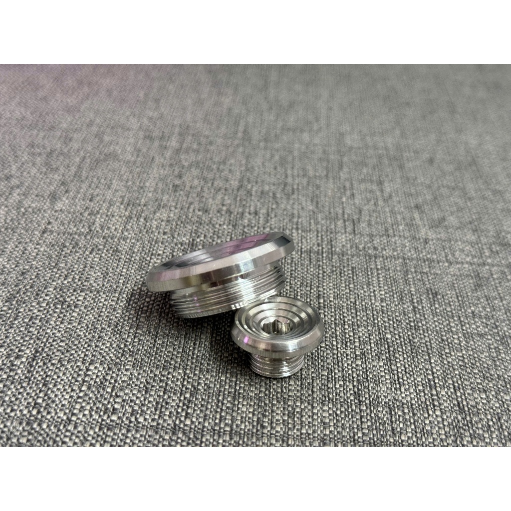 Ốc mâm lửa thái inox 304 gắn cho xe Honda và Yamaha