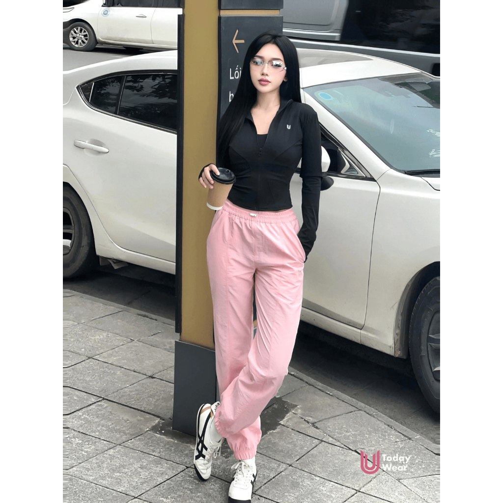 Ảnh Quần jogger thể thao nữ Rainbow Today U Wear vải gió tôn dáng chất co giãn thoải mái tập gym chạy bộ 4