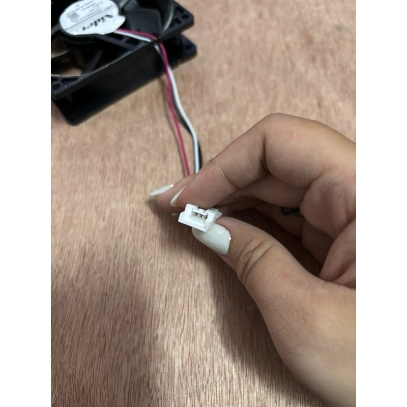 LÀM MÁT , TẢN NHIỆT BLOCK TỦ LẠNH PA.Na 9V 3 DÂY 9.3CM X9.3CM 7 CÁNH HÃNG NIDEC