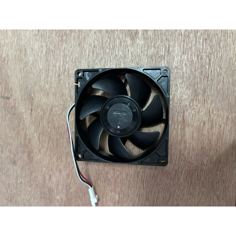 LÀM MÁT , TẢN NHIỆT BLOCK TỦ LẠNH PA.Na 9V 3 DÂY 9.3CM X9.3CM 7 CÁNH HÃNG NIDEC