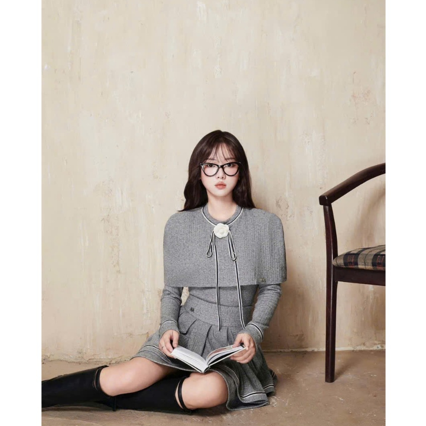 Set bộ đồ áo len phối choàng đính nơ ngực phối chân váy xếp ly, set bộ đồ nữ áo tay dài ôm dáng phối chân váy viền bèo