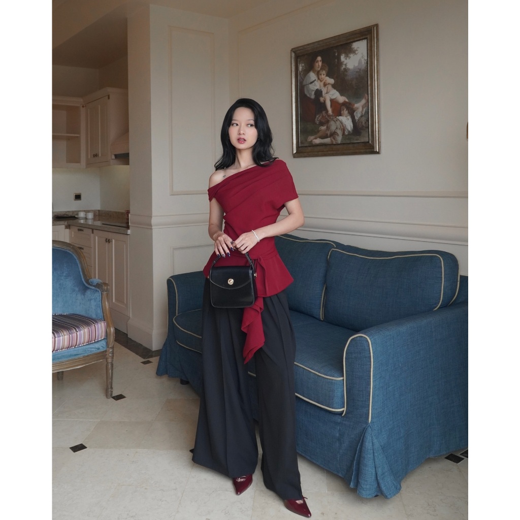 Áo lệch vai tà rũ + quần dài ống rộng ly trước đen | Shopee Việt Nam