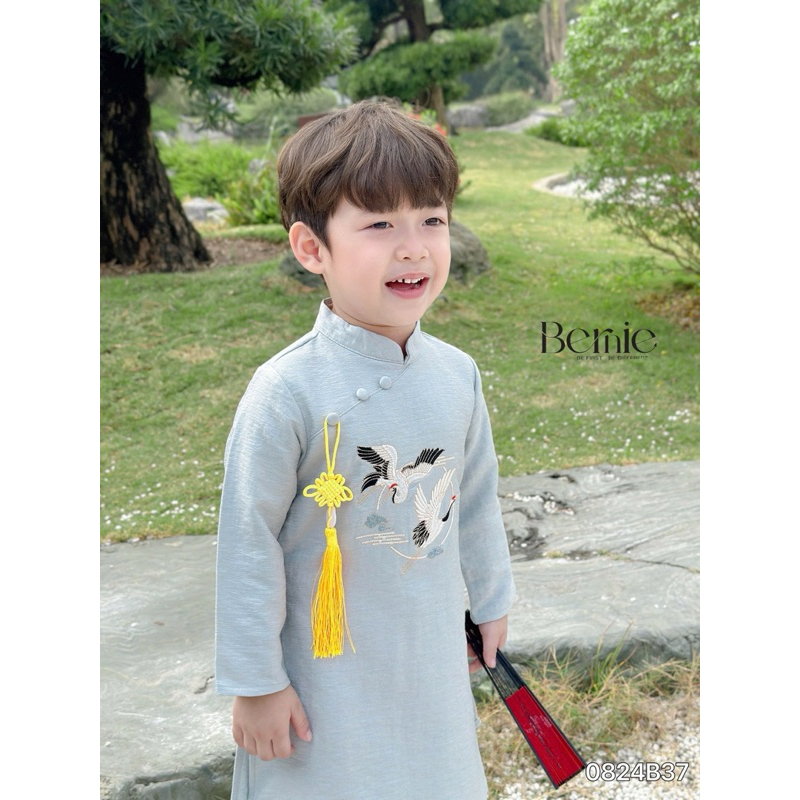 [Kèm quần] Set Áo dàiTafta thêu hạc kèm dây khánh Bernie cho bé trai 9-24kg