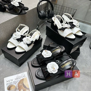 Sandal hoa trà