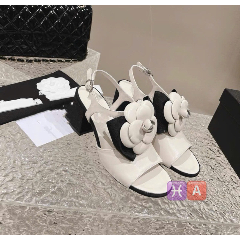 Sandal hoa trà