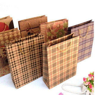 Túi Giấy Đựng Quà, Túi Đựng Quà Tết Đủ Size ( họa tiết ngẫu nhiên )
