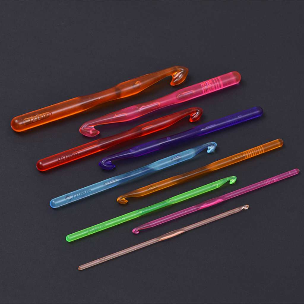 [Màu ngẫu nhiên] Kim móc len bằng nhựa nhiều màu 2.0 - 12mm