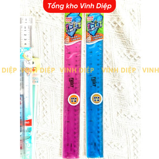 Thước kẻ nhựa dẻo EcoPVC 20cm Deli - Màu ngẫu nhiên - 1/2 chiếc - Chất liệu nhựa an toàn