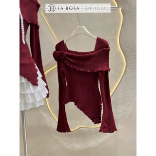 Set Áo Len Đỏ Tiểu Thư La Rosa Thiết Kế Cổ Vuông Đính Hoa Lệch Vai Phối Chân Váy Xếp Ly Tôn Dáng S772