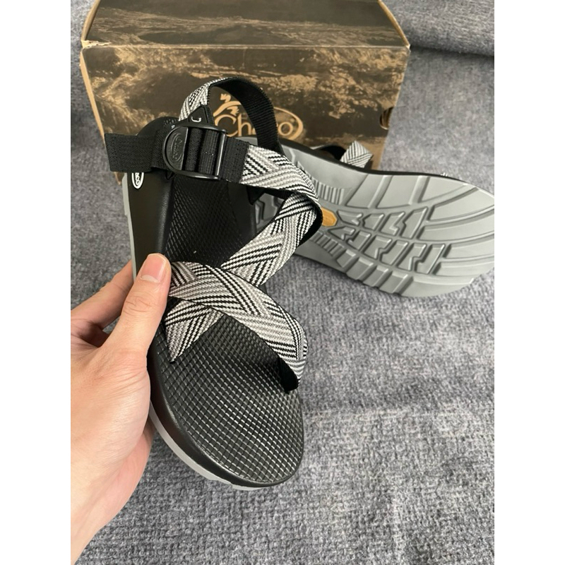 Sandal chaco đế ghi xám chỉ trắng