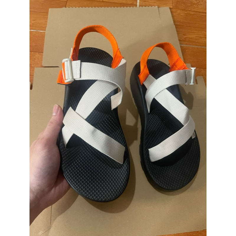 Sandal trắng kem gót cam đế thường