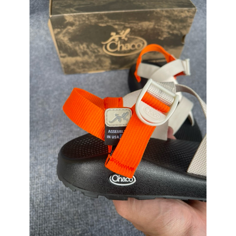 Sandal trắng kem gót cam đế thường