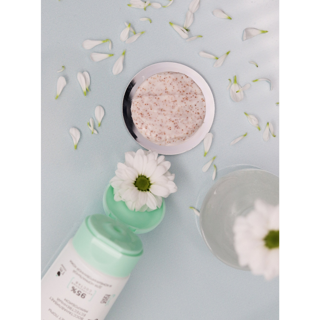 Tẩy da chết mặt với hạt mơ Armenia eco balance Ya samaya tuýp 75 ml