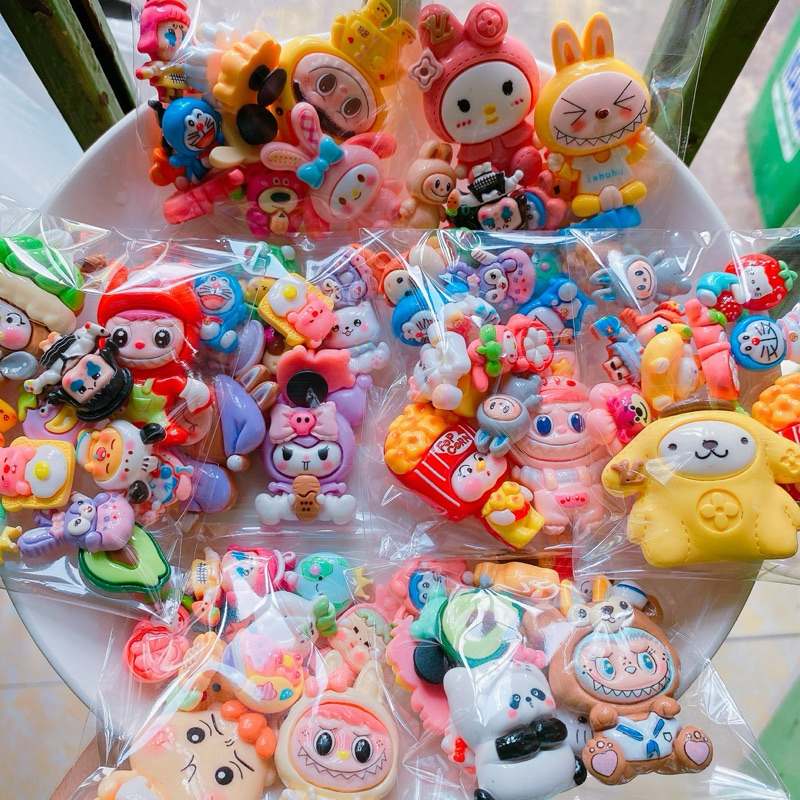 Bộ 10 charm NHỎ và 2 charm TO mẫu NGẪU NHIÊN Dùng Để Gắn Dép cross, Dép ...