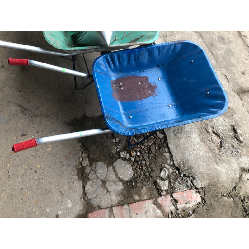 Xe rùa thùng tôn bánh hơi tải trọng 200kg.Xe rùa to,xe rùa nhỏ | Shopee ...