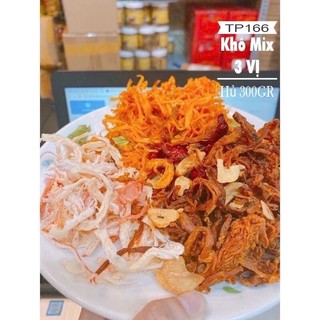 250gr Ăn vặt ngon Khô mix 3 vị gồm khô gà lá chanh,khô heo cháy tỏi và khô mực hấp nước dừa,có kèm tương ớt.