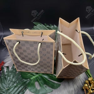 5 cái - Túi giấy Caro Mỹ phẩm đựng nước hoa phụ kiện đồ lót quà tặng thời trang
