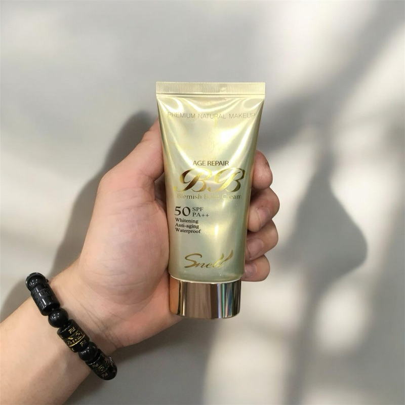 Kem nền BB Snell Age Repair Blemish Balm Cream siêu kiềm dầu. Sản phẩm bổ sung thành phần chống nắng SPF50++.