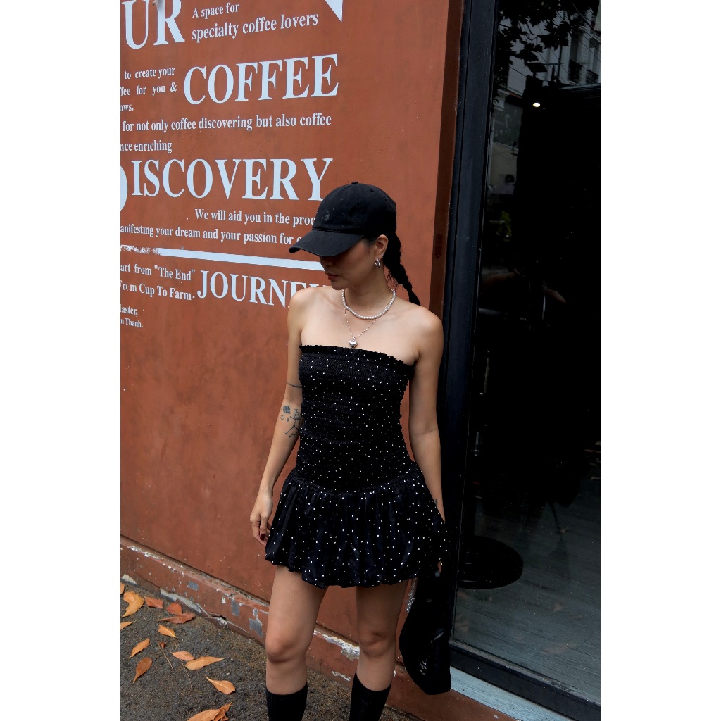 SUNDAY - GALAXY SHORT DRESS - Đầm Linen Ống Ngắn, Tùng Bí, Hoạ Tiết Chấm Bi.