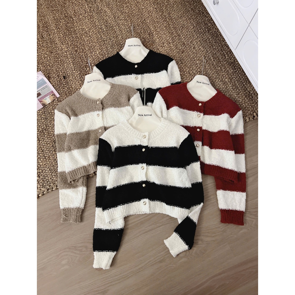 Áo len dáng cardigan cúc đồng phối họa tiết kẻ ngang bản to NEW