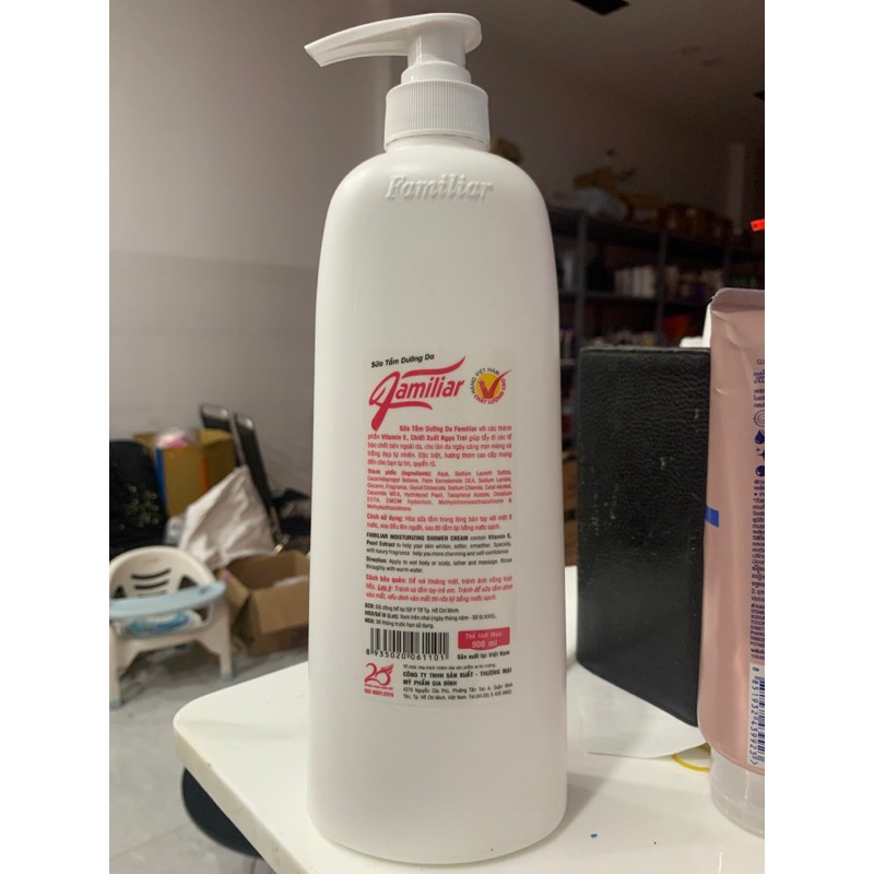 Sữa Tắm Dưỡng Da Familiar Luxury 900ml