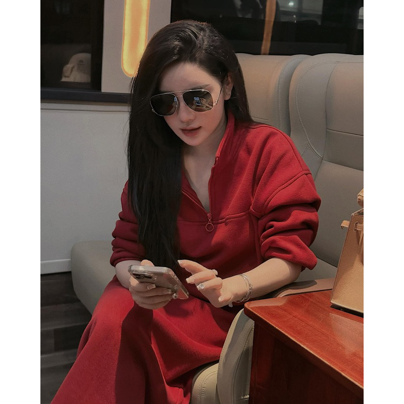 Set chân váy nỉ đỏ dáng dài mix áo nỉ đỏ khóa trước cổ tròn bo chun chất nỉ cao cấp phù hợp đi chơi , dạo phố New 2025