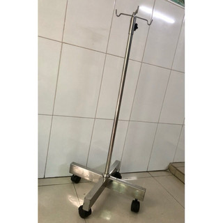 Cây treo truyền dịch inox có bánh xe.