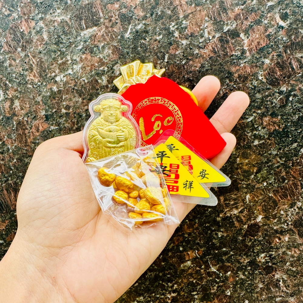 Túi Lộc Thần Tài 2026 Chiêu Tài Lộc , gồm Vía Thần Tài + Túi Vàng + 2 Phù Binh` An
