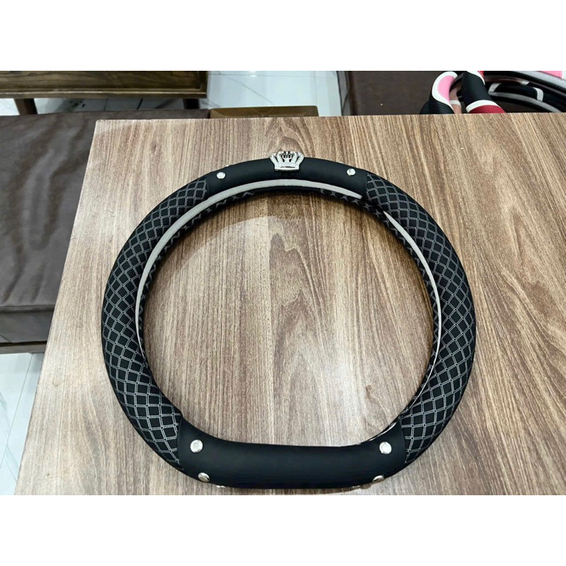 Bọc Vô Lăng Xe Điện Vinfast VF3 -VF6-VF7 dáng dcut thể thao tạo cảm giác nổi bật nội thất xe