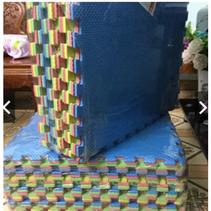 Thảm xốp ghép lót nền, trải sàn nhiều màu (bộ 6 miếng 60x60cm)