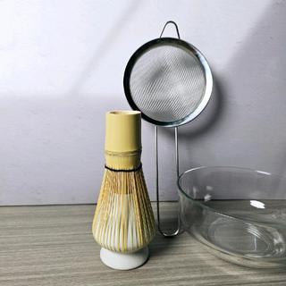 Trọn bộ dụng cụ đánh matcha gồm chổi chasen, giá đỡ chổi chasen, bát đánh matcha, rây bột matcha inox, dùng pha chế
