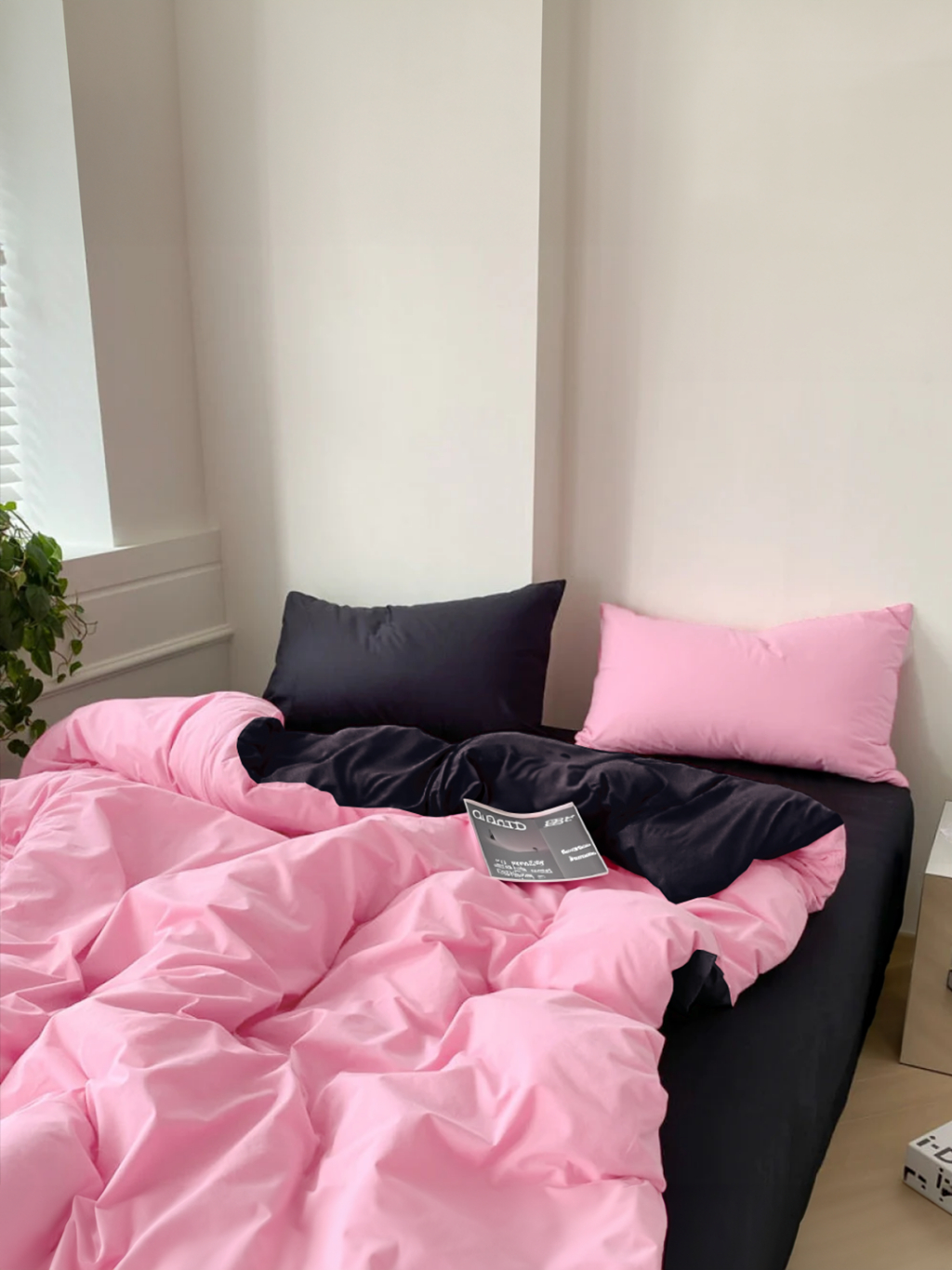 Ảnh Bộ chăn mền ga gối GONI CHILL màu Black Pink Đen Hồng - Ga drap giường bo chun cao 4-25cm kích thước 1m,1m4,1m6,1m8, 2m2 1