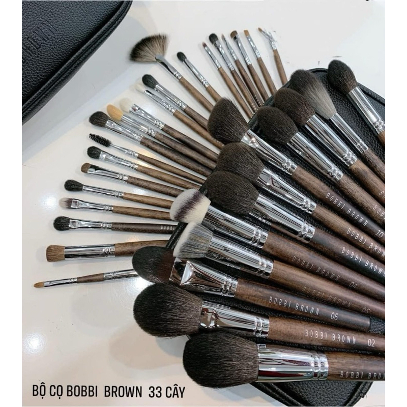 Bộ cọ Bobbi Brown 33 cây, cán nâu. SP chuyên dụng cho make up cô dâu chuyên nghiệp. Lông cọ cực mịn màng, bám phấn.